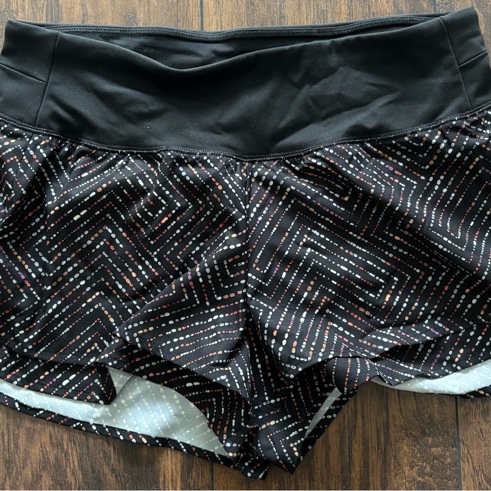 CALIA by Carrie Underwood Black Patterned Women's Athletic Shorts